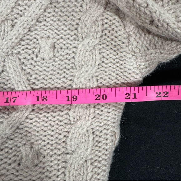 Hem & Thread Textured Knit Cardigan - Picture 8 of 9